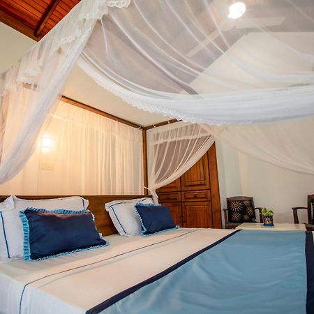 Three Shades Bed & Breakfast กอลล์ ภายนอก รูปภาพ