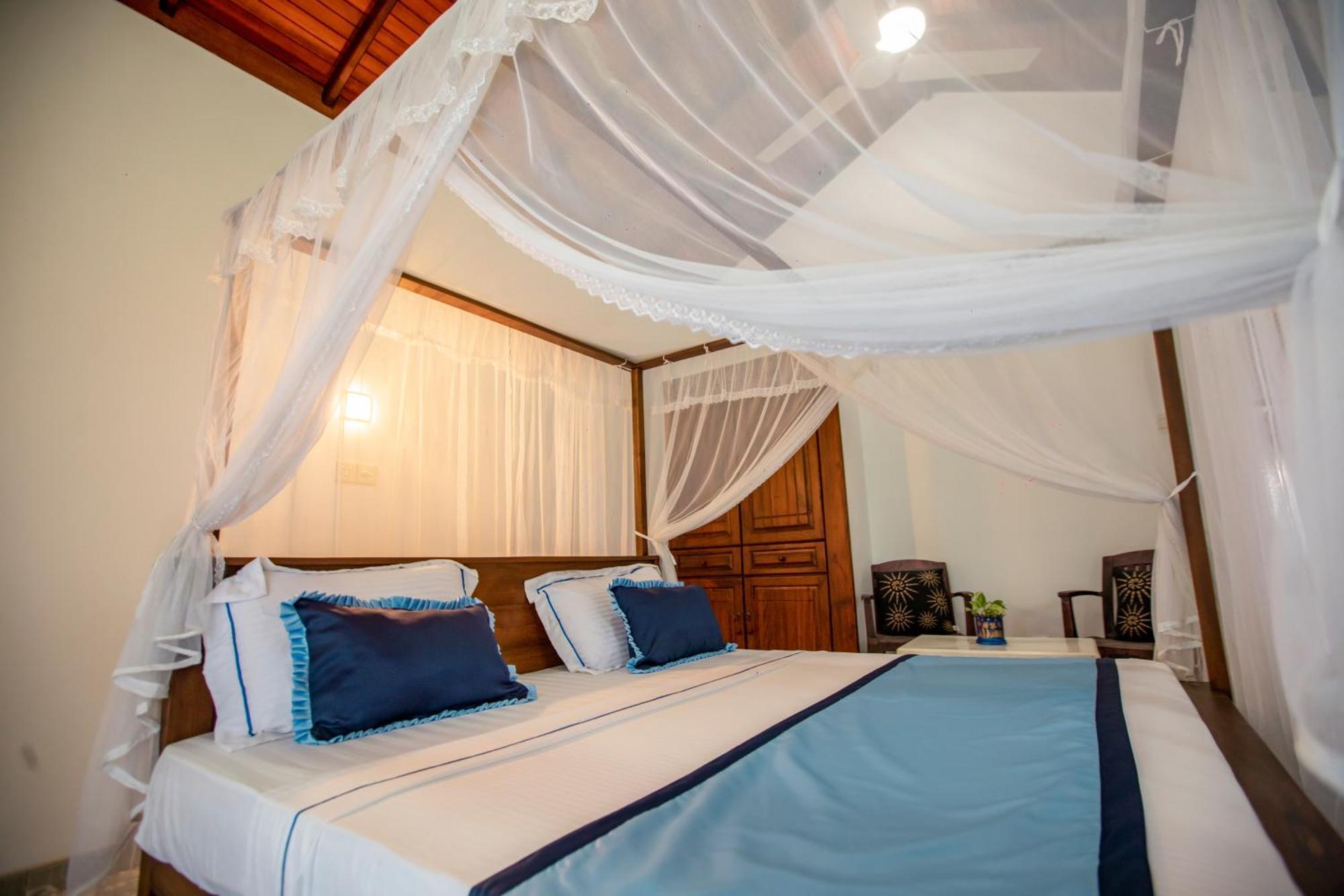 Three Shades Bed & Breakfast กอลล์ ภายนอก รูปภาพ