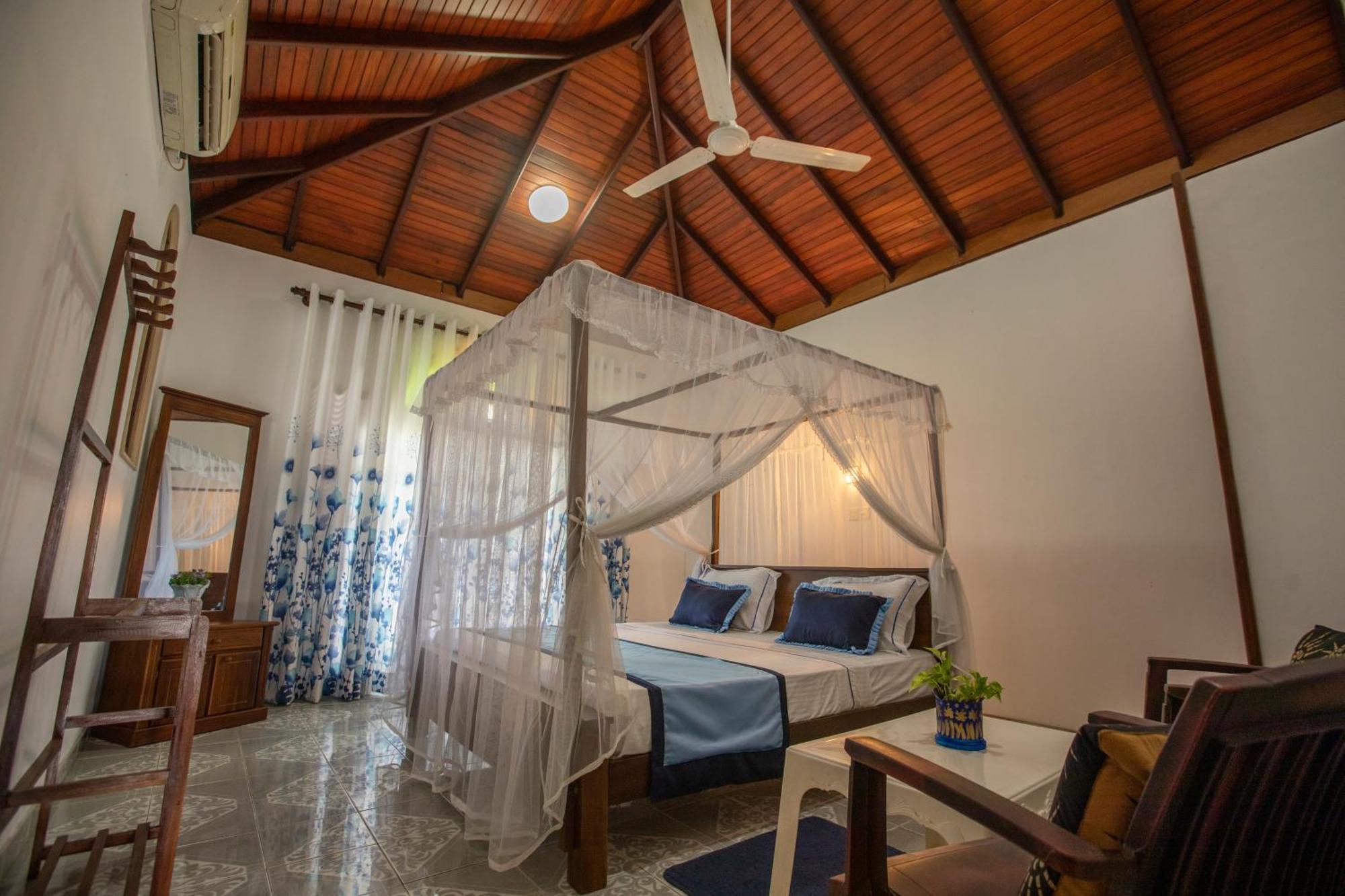 Three Shades Bed & Breakfast กอลล์ ภายนอก รูปภาพ