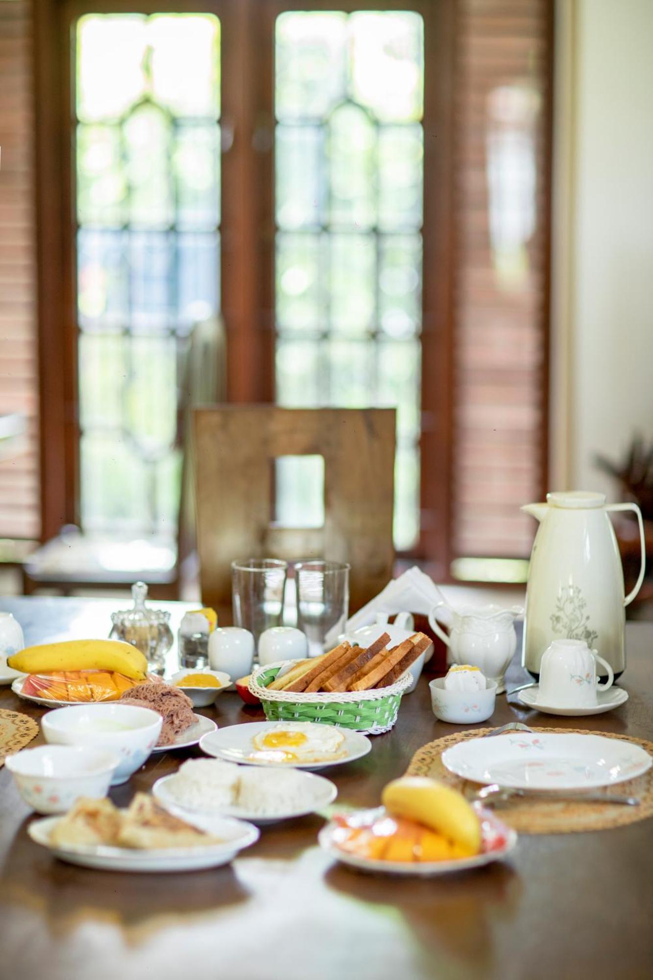 Three Shades Bed & Breakfast กอลล์ ภายนอก รูปภาพ