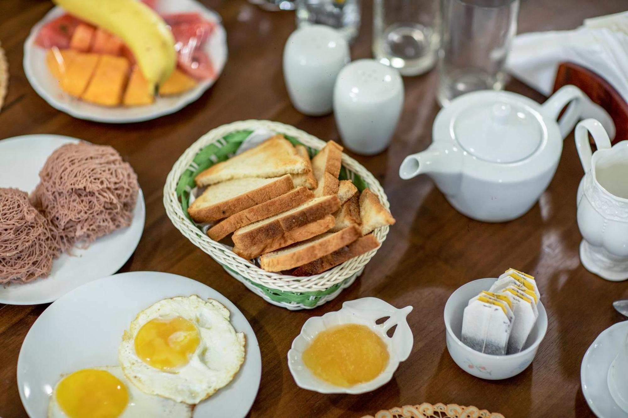 Three Shades Bed & Breakfast กอลล์ ภายนอก รูปภาพ