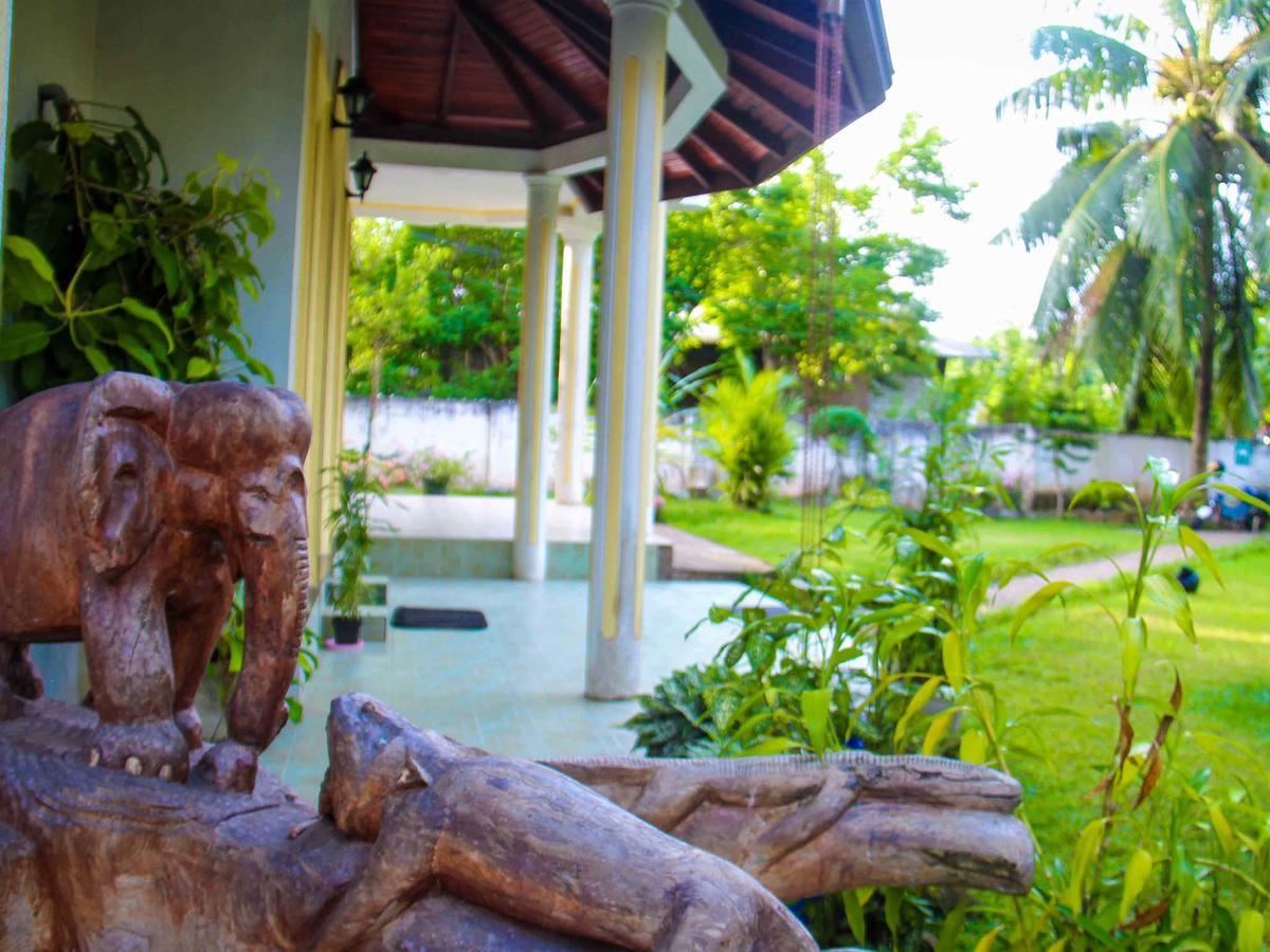 Three Shades Bed & Breakfast กอลล์ ภายนอก รูปภาพ