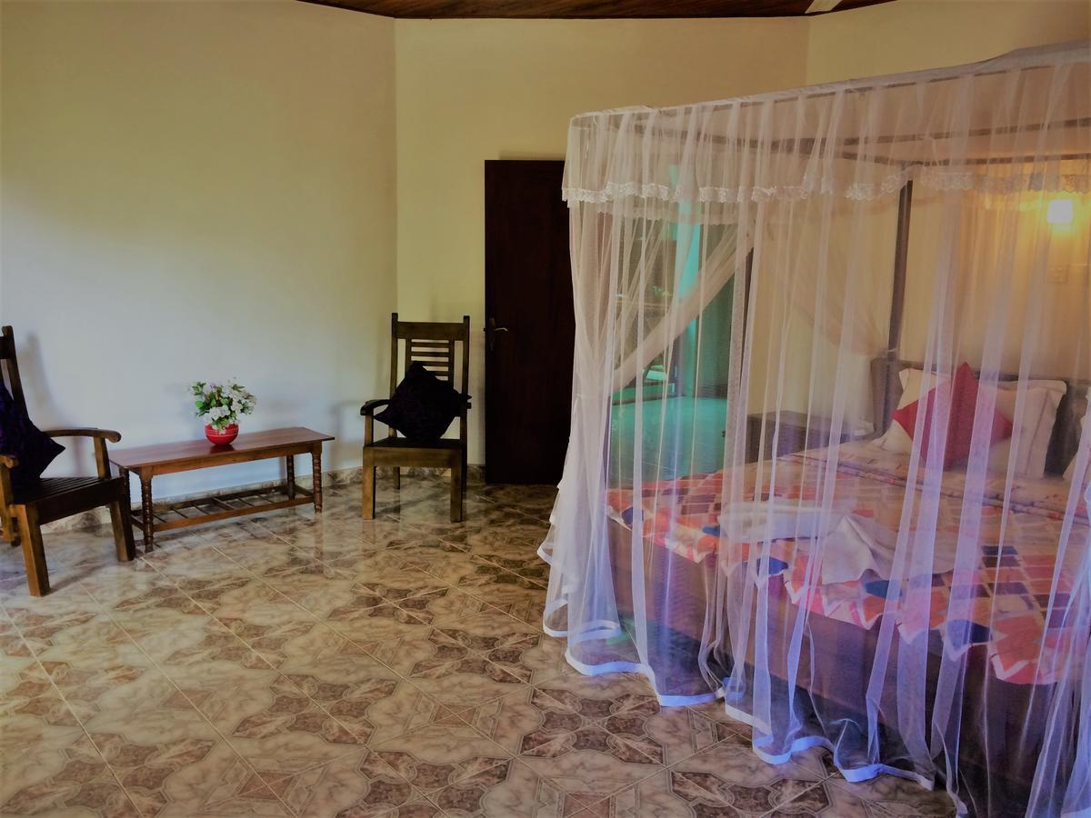 Three Shades Bed & Breakfast กอลล์ ภายนอก รูปภาพ